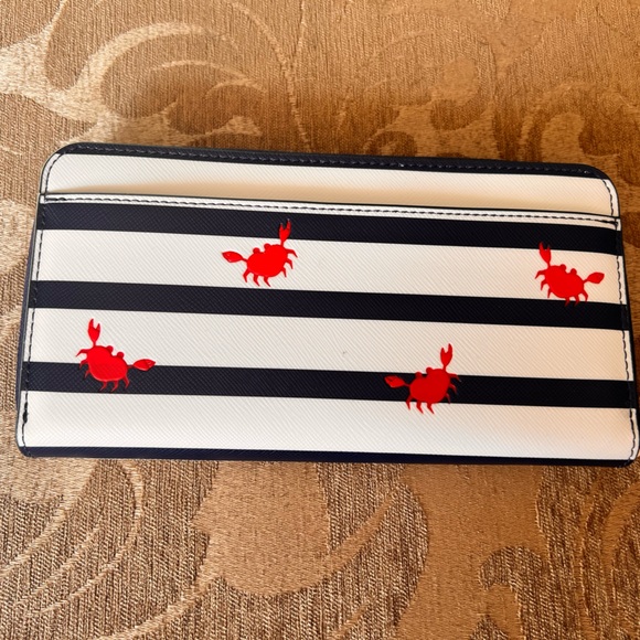 Kate Spade Pinch Me Crab Large Continental Wallet - Picture 2 of 3